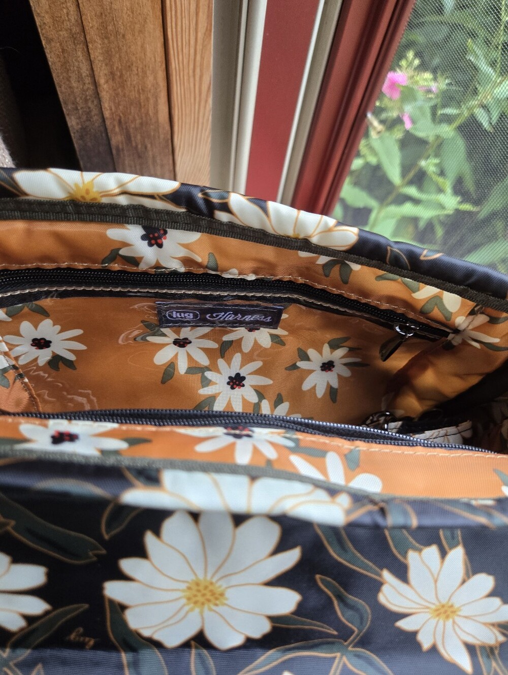 Lug Harness Crossbody in Autumn Daisies! - Picture 4 of 6